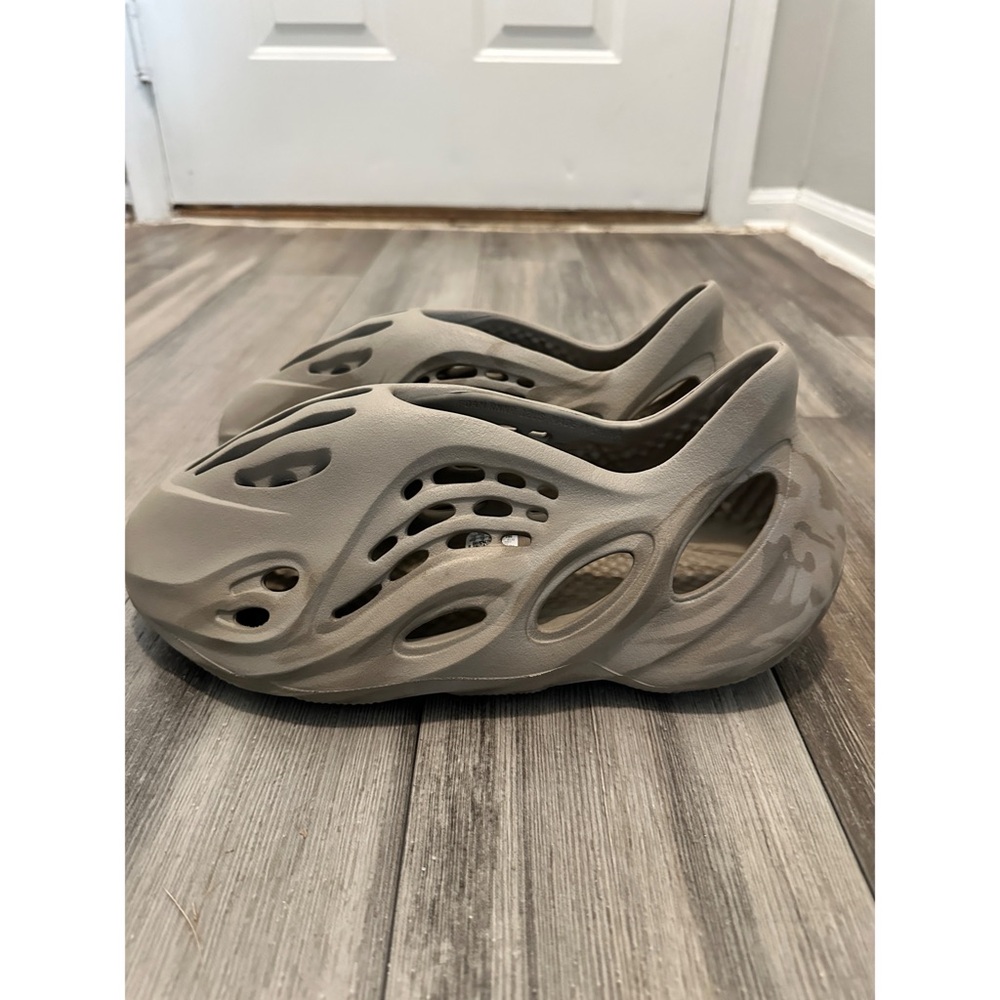 Yeezy foam runner